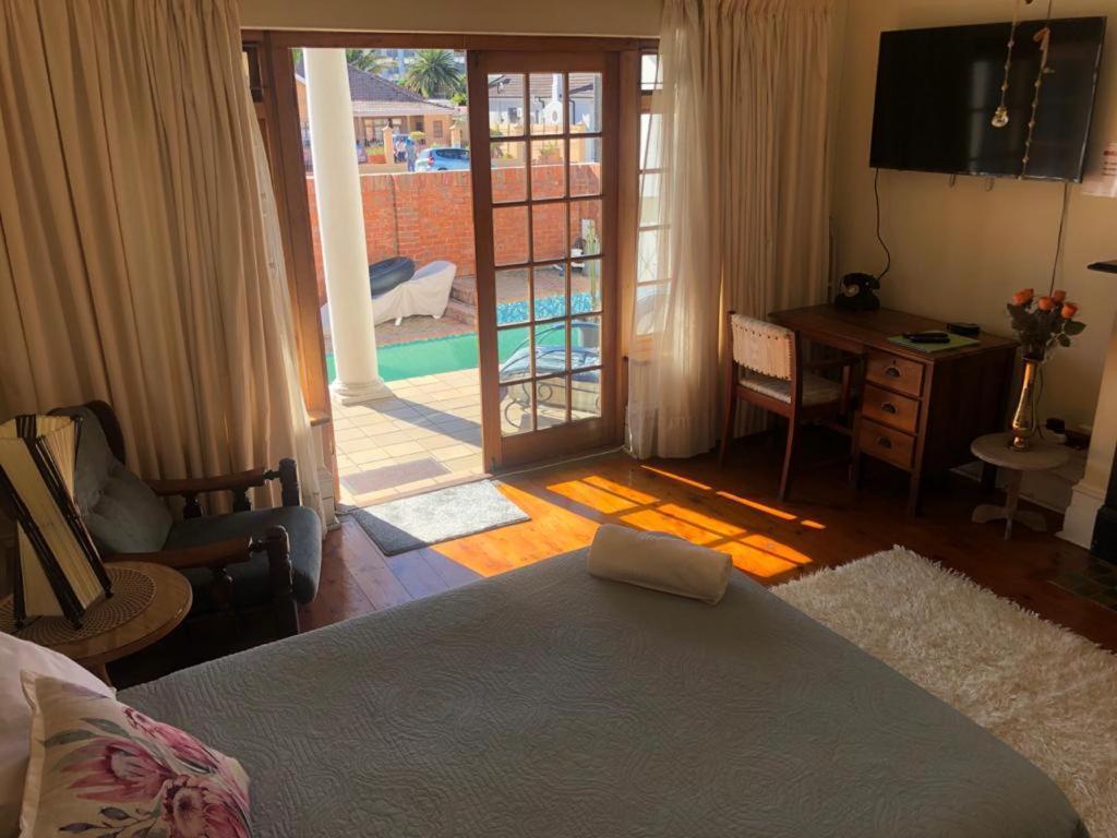 Sunny Private Room On The Porch Port Elizabeth Exteriör bild